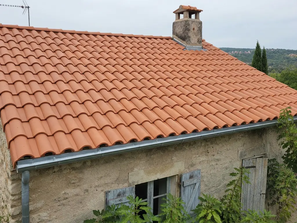 Après travaux : Rénovation de toiture en tuiles canal – Nîmes